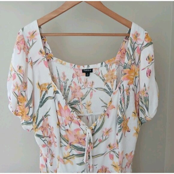 Torrid Babydoll Crinkle Gauze Smocked Back Puff Sleeve Top Plus Size 4 4X White - Picture 2 of 10